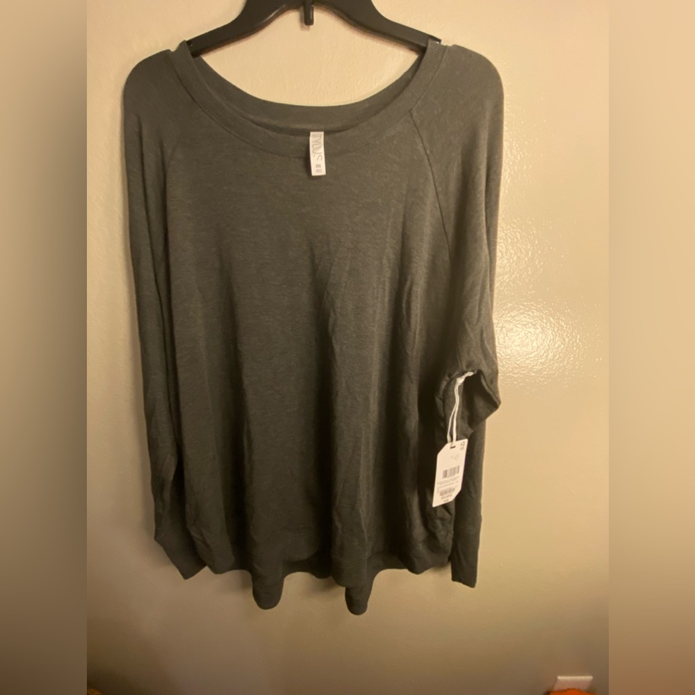 Top NWT Dark Heather gray size 2XL